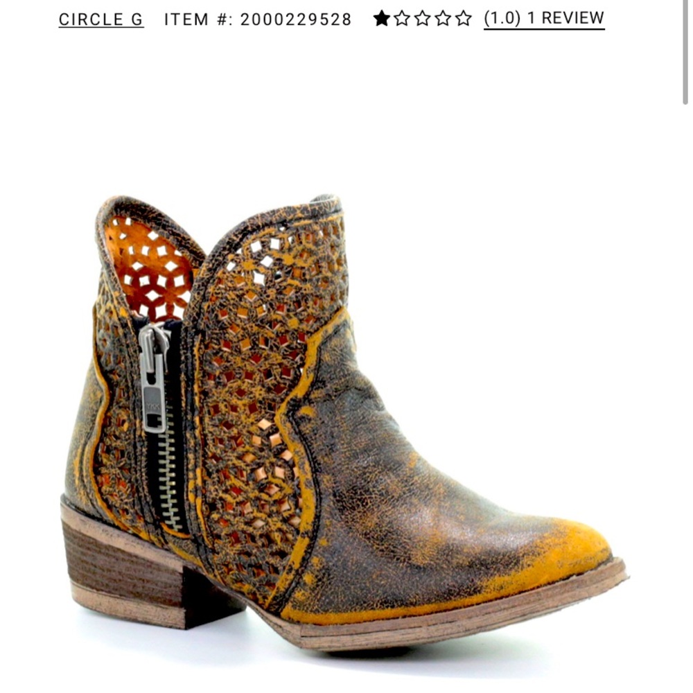 Circle G boots size 8.5.